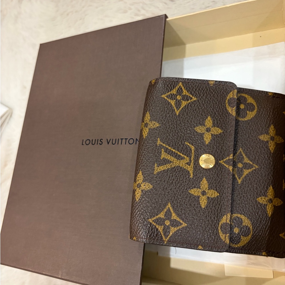 Louis Vuitton Brown and Gold Monogram Key Holder